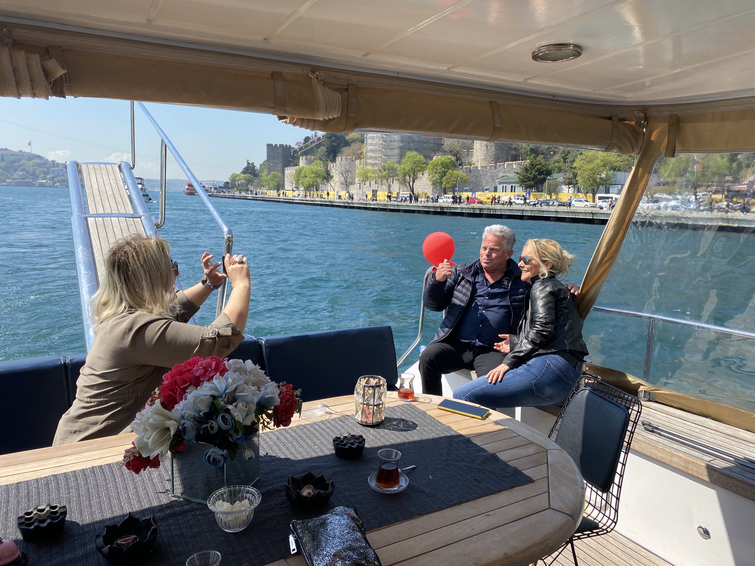Exklusive private Bosporus-Yachttour: 2 Stunden Luxus & Kultur